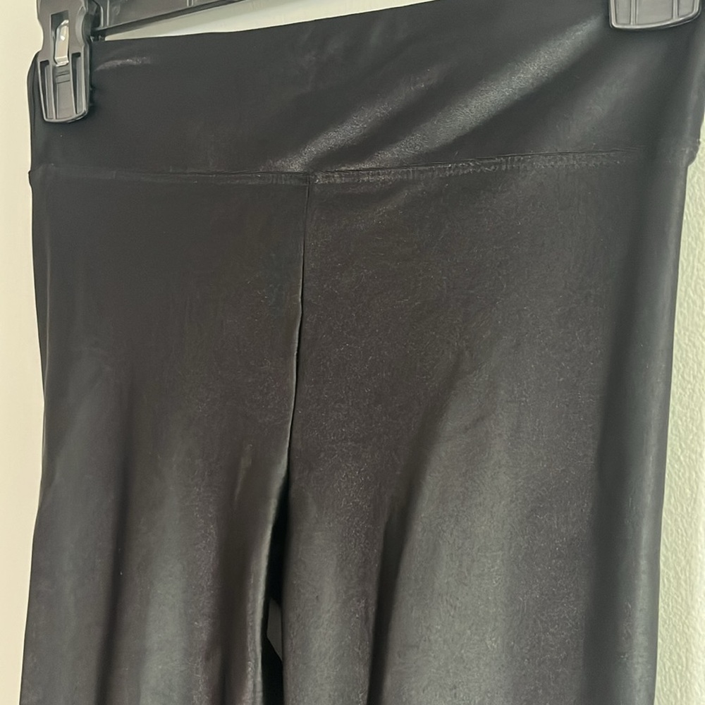 Koral Lustrous High Rise cropped leggings - Picture 2 of 6